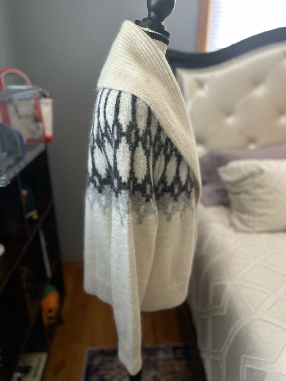 Banana Republic Factory Cardigan - Picture 2 of 8